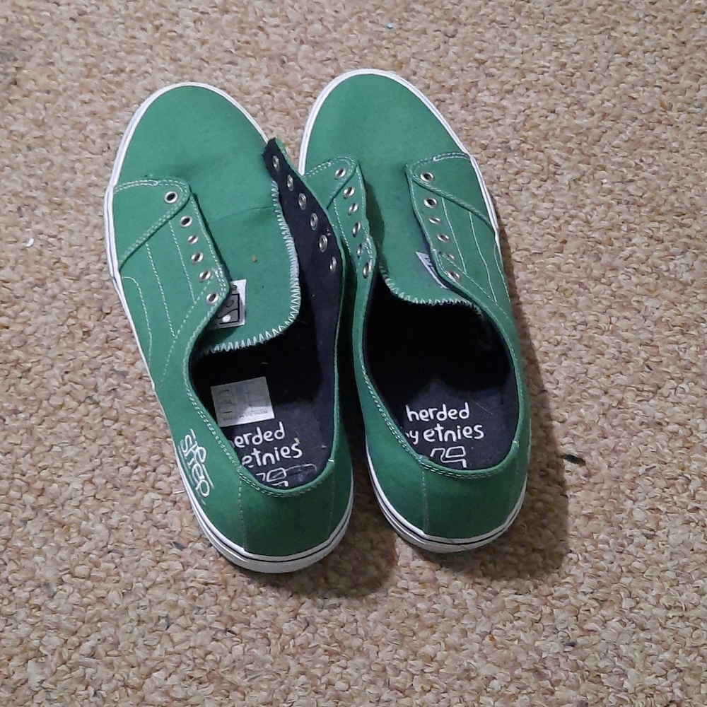 Etnies shoes